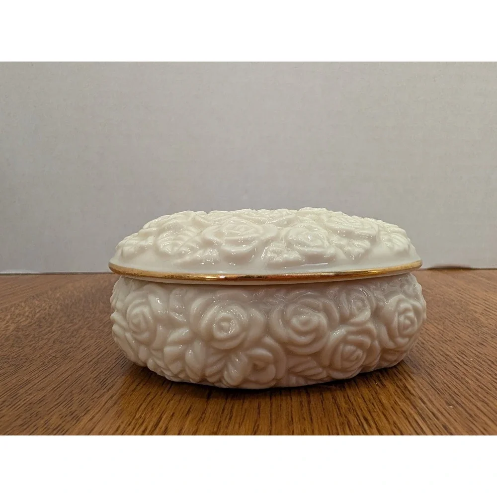 Lennox Heart Trinket Box Gold Trim Mother/Daughter/Bride/Shower